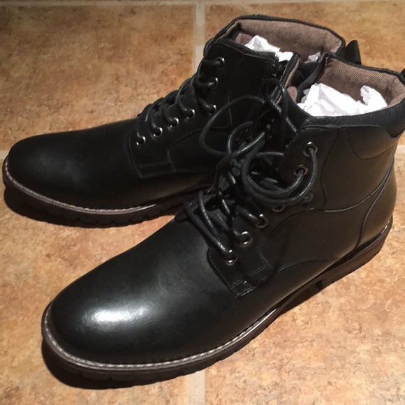 Men’s Boots - Picture 2 of 6